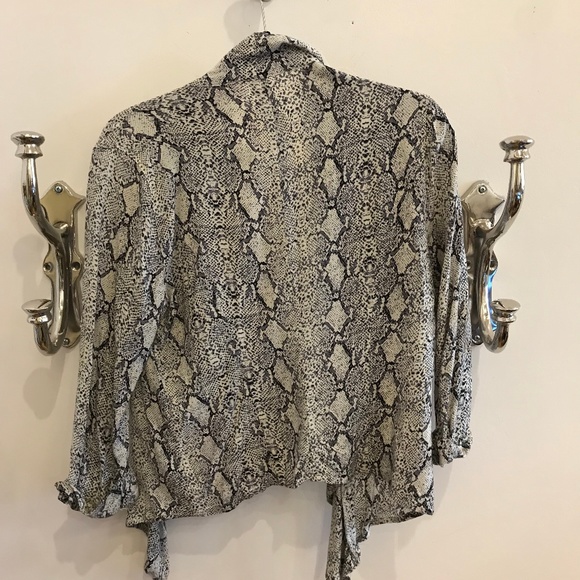Snake Skin Patterned Jacket - Picture 2 of 4